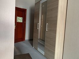 Двухместный люкс 2 этаж двуспальная кровать, Отель Сто гостей, Южно-Сахалинск