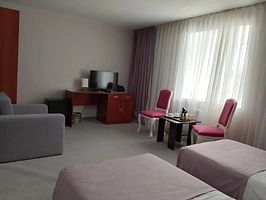 Двухместный полулюкс 3 этаж 2 отдельные кровати, Отель Сто гостей, Южно-Сахалинск