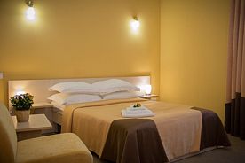 Двухместный номер Premium двуспальная кровать, Гостиница Топаз, Каменск-Уральский