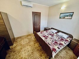 Двухместный номер Standard с балконом двуспальная кровать, Отель Оазис, село Береговое, Бахчисарайский район
