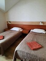 Двухместный номер Comfort с балконом 2 отдельные кровати, Отель Визави, Старая Русса