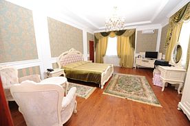 Двухместный люкс с 2 комнатами двуспальная кровать, Отель Эдельвейс, Черкесск