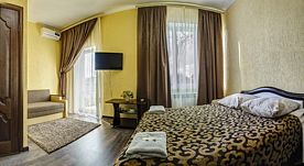 Двухместный номер Deluxe с балконом двуспальная кровать, Отель Мидас, Темрюк