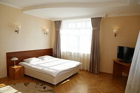 Двухместный полулюкс двуспальная кровать, Мини-Отель Пионер, Урай
