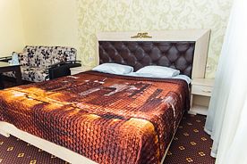 Двухместный люкс с балконом двуспальная кровать, Отель Кристалл Палас, Изворотень