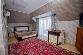 Двухместный номер Economy №8а двуспальная кровать, Отель Золотой лев, Омск