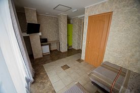 Двухместный номер Стандарт №12/1 двуспальная кровать, Отель Золотой лев, Омск