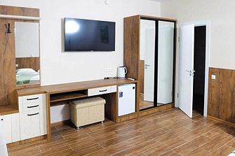 Отель Людмила