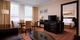 Двухместный люкс с 2 комнатами двуспальная кровать, Отель Cort Inn St-Petersburg Hotel & Conference Center (ex Courtyard by Marriott St-Petersburg Center Hotel), Санкт-Петербург
