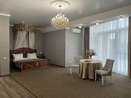 Двухместный полулюкс двуспальная кровать, Отель Шери Холл, Ростов-на-Дону
