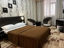 Двухместный номер Эконом с видом на стеклянную закрытую террасу двуспальная кровать, Отель Forum Plaza, Краснодар