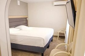 Двухместная студия Comfort двуспальная кровать, Отель Амакс Премьер Пермь, Пермь