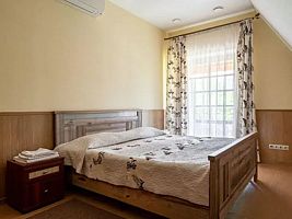 Коттедж с 4 комнатами с балконом и с красивым видом из окна, Отель Дворянское гнездо, Здравница