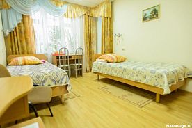 Двухместный номер Economy с балконом двуспальная кровать, Отель Кураж, Киров