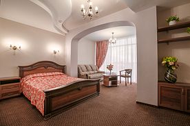 Двухместный полулюкс двуспальная кровать, Отель Кристалл, Краснодар