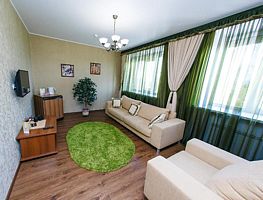 Люкс с 2 комнатами с видом на город, Отель Урал, Шадринск