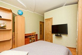 Двухместный номер №8 двуспальная кровать, Гостиница Четыре Сезона, Самара