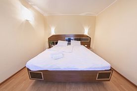 Двухместный номер семейный с 2 комнатами двуспальная кровать, Отель Гостиница Саратов, Саратов