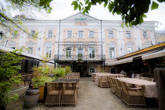 Отель Ист-Вест