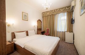 Двухместный номер Deluxe двуспальная кровать, Отель Ист-Вест, Москва