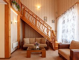Двухместный номер Двухуровневый с балконом и с красивым видом из окна двуспальная кровать, Отель Алмаз, Челябинск