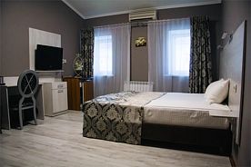 Двухместный номер Comfort с видом на город двуспальная кровать, Отель Club Hotel Boston, Брянск