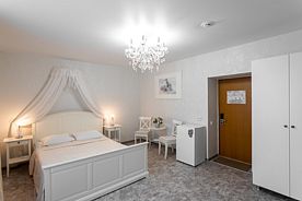Двухместный номер Comfort двуспальная кровать, Гостиница Солнечная, Челябинск