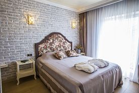 Двухместный полулюкс № 33 Моя жизнь с балконом двуспальная кровать, Отель Честный Чехов, Ростов-на-Дону