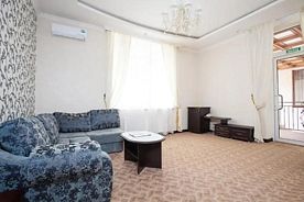 Люкс с 2 комнатами с балконом, Отель Свит Холл, Краснодар