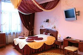 Двухместный люкс с 2 комнатами с видом на город двуспальная кровать, Отель ПостоялецЪ, поселок Барвиха