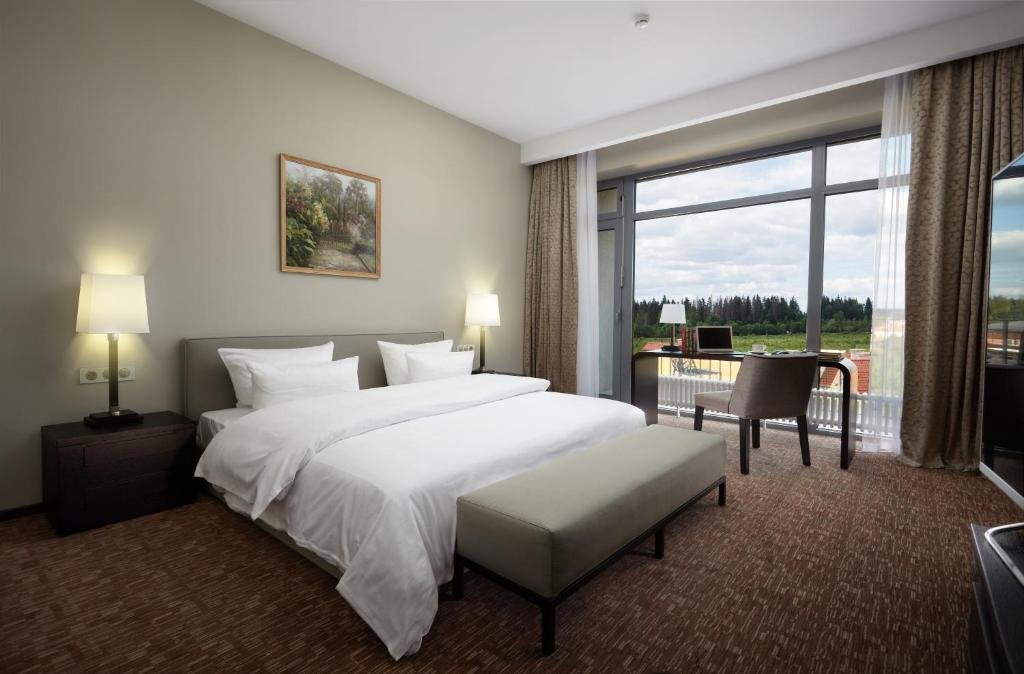 Отель Величъ Country Club, деревня Красновидово, Московская область