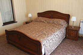 Двухместный люкс с балконом двуспальная кровать, Отель Галар Холл, Славянск-на-Кубани