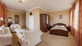 Двухместный люкс Superior двуспальная кровать, Отель Гостиничный Комплекс Невский, Ореховая Роща