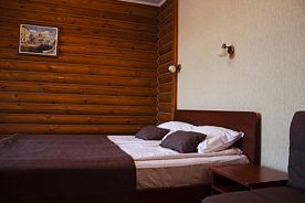 Двухместный семейный номер Comfort с красивым видом из окна двуспальная кровать, Отель Фаворит, Псков