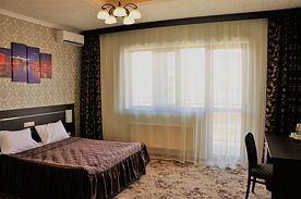 Двухместный номер Comfort с балконом и с видом на город двуспальная кровать, Отель Venezia, Симферополь