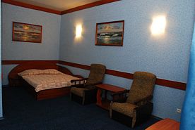 Двухместный номер (первый этаж) в корпусе - Standard двуспальная кровать, Отель Гостиница Качинская, село Андреевка