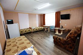 Кровать в общем номере, Отель Турист, Стрежевой