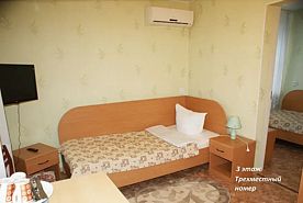 Трёхместный номер Стандарт с 2 комнатами, Отель Себряковская, Полоцкое