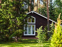 Шестиместный коттедж Графский с 3 комнатами с видом на парк, Отель Царство-Королевство, поселок Рощино