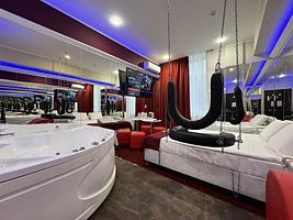 Двухместный номер Premium Love двуспальная кровать, Отель Gipnoz na Dmitrovke, Москва