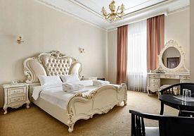 Двухместный люкс двуспальная кровать, Отель Император, Новосибирск