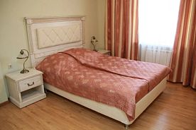 Двухместный люкс с 2 комнатами с видом на парк двуспальная кровать, Отель МГИМО, поселок Барвиха