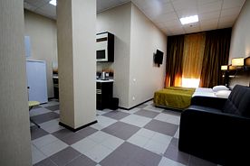 Четырёхместный номер с кухней с 2 комнатами, Отель Лайнер, Ханты-Мансийск