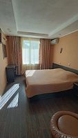 Двухместный полулюкс с видом на город двуспальная кровать, Отель МатЕл, Серов
