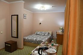 Двухместная студия двуспальная кровать, Отель Ноглики, Славы