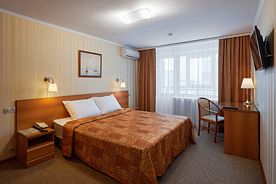 Двухместный номер Comfort с балконом двуспальная кровать, Отель Гостиница Обь, Сургут