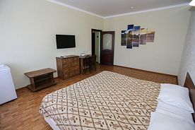Полулюкс с балконом, Отель Звезда Тамани, Таманский