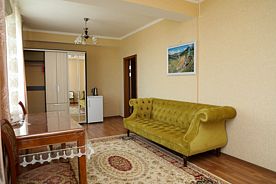 Люкс с балконом и с видом на море, Отель NOK Zhuravli, Махачкала