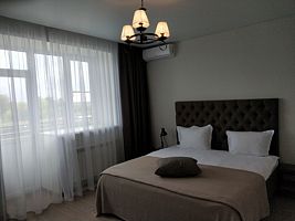 Двухместная студия с балконом двуспальная кровать, Отель Дом Фермера, село Еткуль