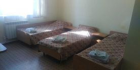 Кровать в общем номере с красивым видом из окна, Отель Оазис, Набережные Челны